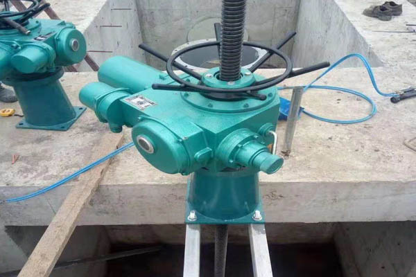 電裝啟閉機